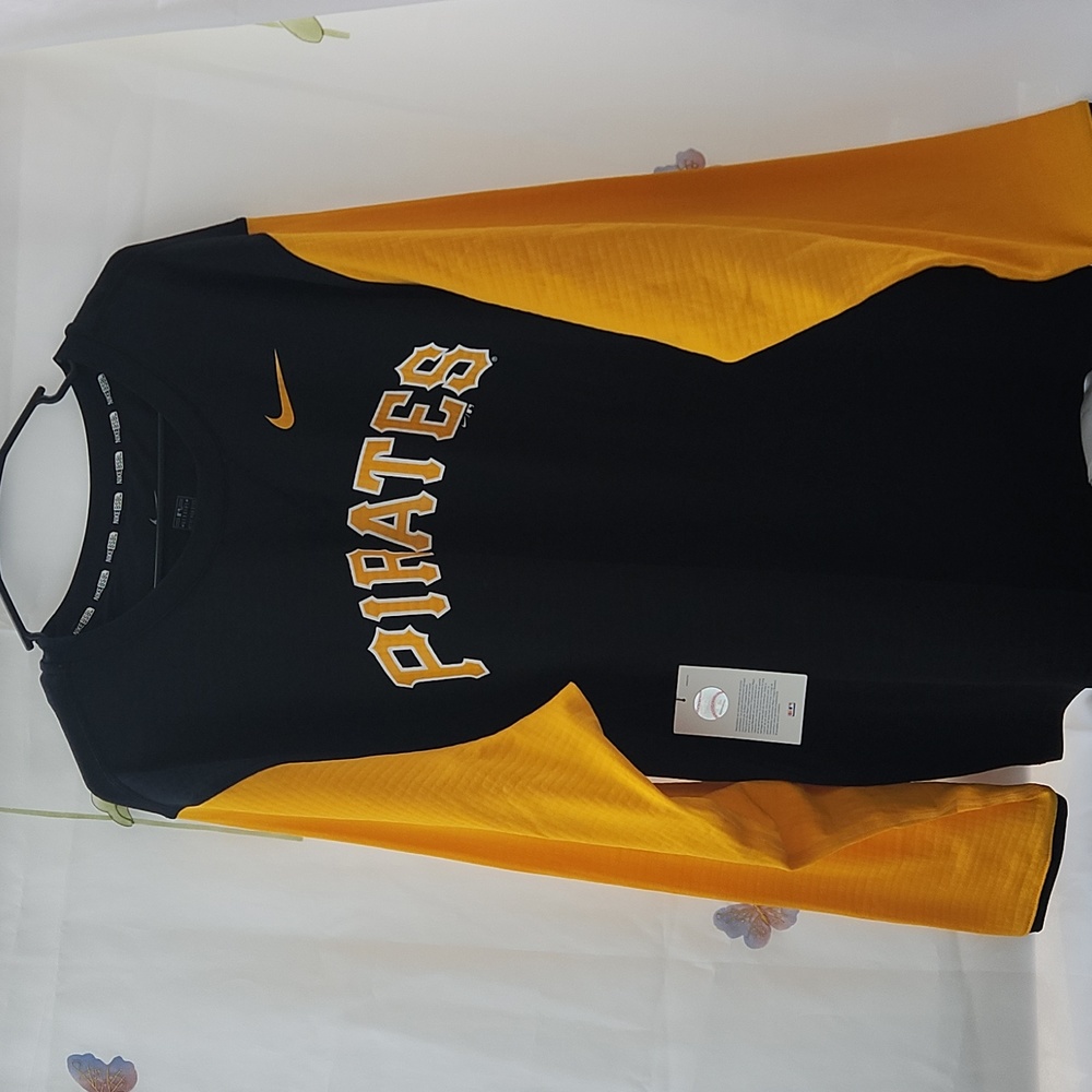 MLB Pirates Heavy Top